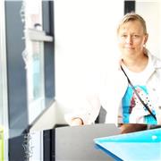 Provincia di Treviso, ho due Lauree in lingue straniere, due Corso di Perfezionamento e un Master.